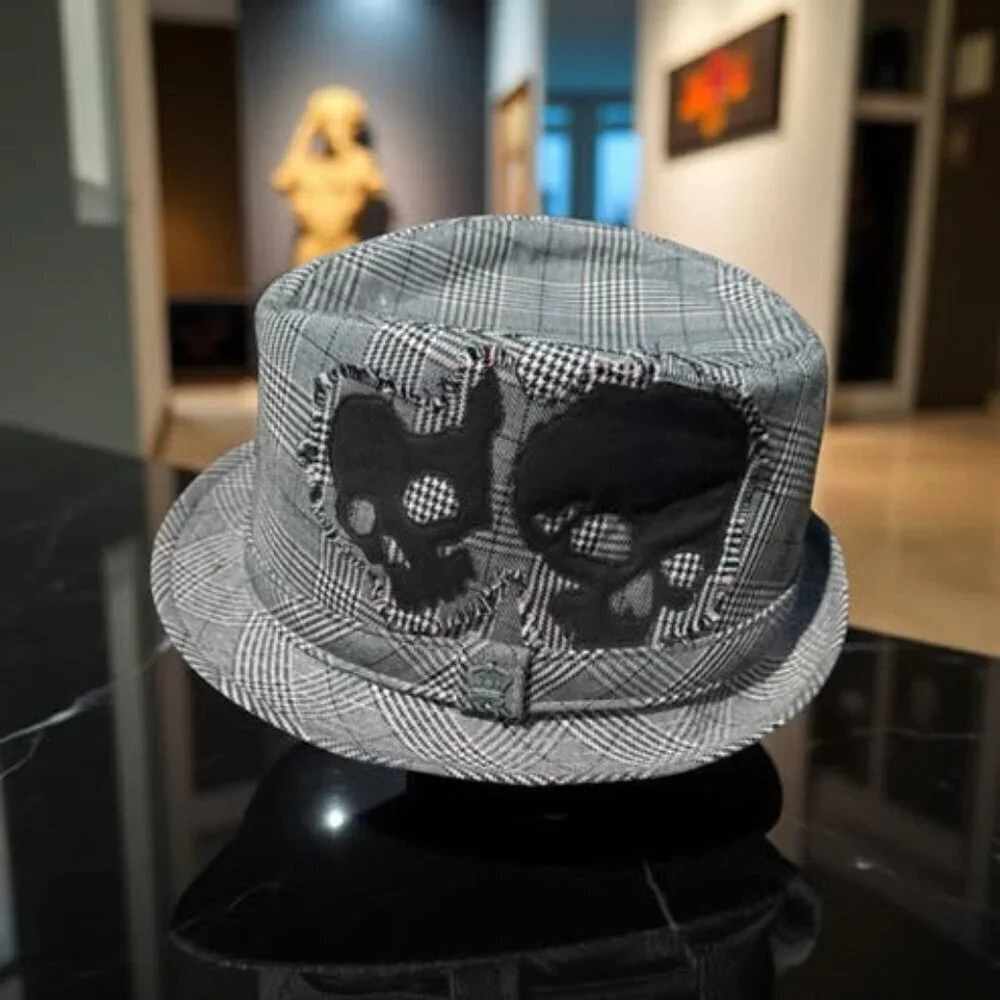 CHECKERED WOMENS HAT SIZE L